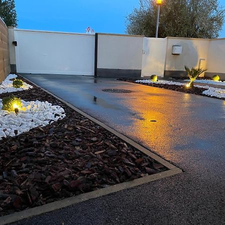 Villa Paris House Villejust Exterior foto