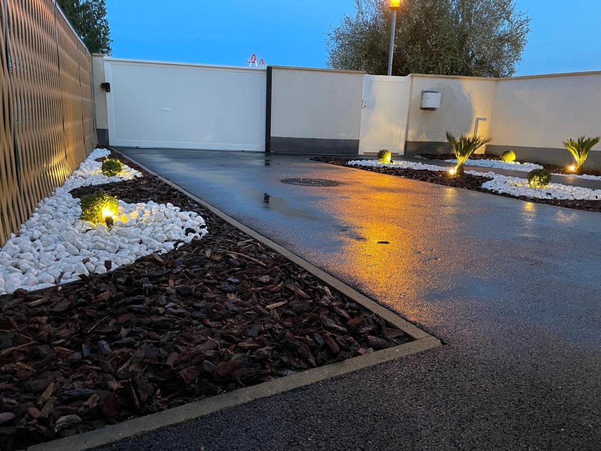 Villa Paris House Villejust Exterior foto